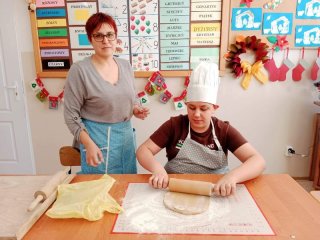 Pieczenie świątecznych pierniczków w zespole 