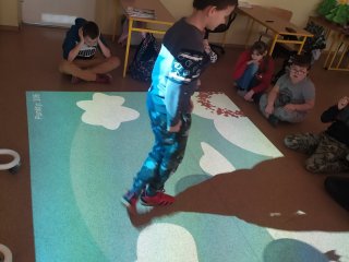 Zajęcia edukacyjne z użyciem podłogi interaktywnej