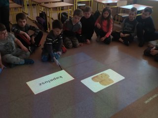 Zajęcia edukacyjne z użyciem podłogi interaktywnej