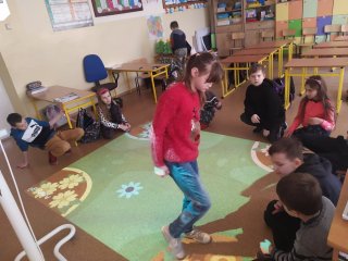 Zajęcia edukacyjne z użyciem podłogi interaktywnej