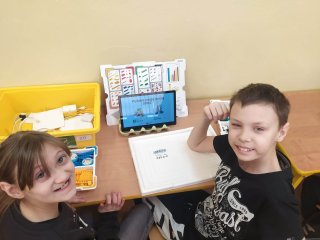 Lekcja robotyki i programowania w ramach projektu