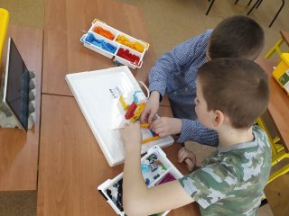 Lekcja robotyki i programowania w ramach projektu