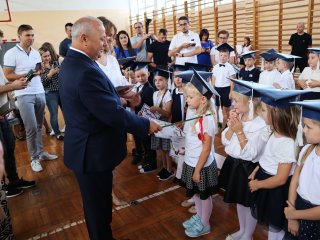 Ślubowanie uczniów klas pierwszych 