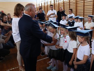 Ślubowanie uczniów klas pierwszych 