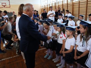 Ślubowanie uczniów klas pierwszych 
