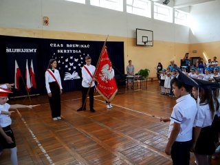 Ślubowanie uczniów klas pierwszych 