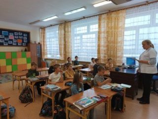 Lekcja o cukrzycy w ramach Projektu Edukacyjno- Społecznego "Każdy inny- wszyscy równi"