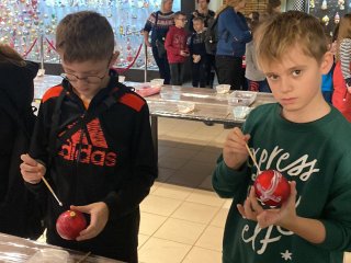 Wycieczka do Muzeum Bombki Choinkowej w Nowej Dębie