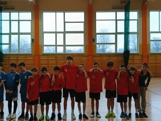 Powiatowe Zawody Piłki Ręcznej Chłopców i Dziewcząt we Frampolu