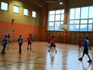 Powiatowe Zawody Piłki Ręcznej Chłopców i Dziewcząt we Frampolu