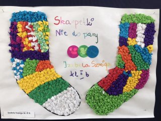 Rozstrzygnięcie szkolnego konkursu plastycznego "KOLOROWE SKARPETKI NIE DO PARY"