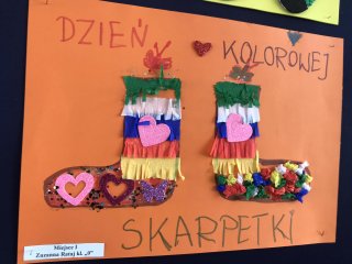Rozstrzygnięcie szkolnego konkursu plastycznego "KOLOROWE SKARPETKI NIE DO PARY"