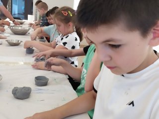 Warsztaty lepienia z gliny