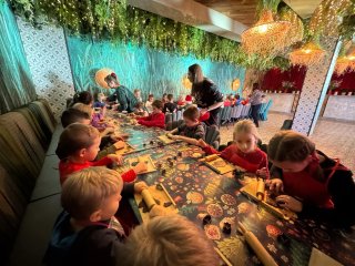 Wycieczka klas pierwszych do Pracowni Świętego Mikołaja