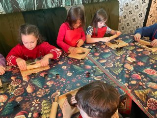 Wycieczka klas pierwszych do Pracowni Świętego Mikołaja