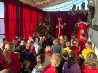 Wycieczka klas pierwszych do Pracowni Świętego Mikołaja