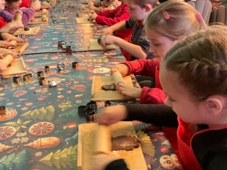 Wycieczka klas pierwszych do Pracowni Świętego Mikołaja