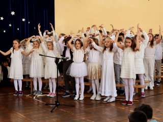 Jasełka szkolne – magia świątecznego przedstawienia