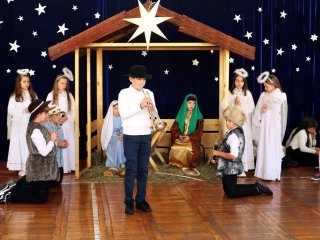 Jasełka szkolne – magia świątecznego przedstawienia