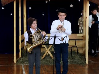 Jasełka szkolne – magia świątecznego przedstawienia