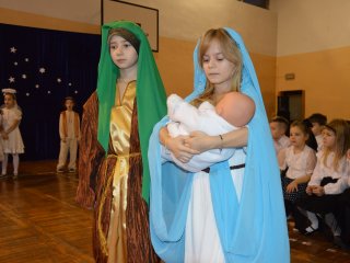 Jasełka szkolne – magia świątecznego przedstawienia