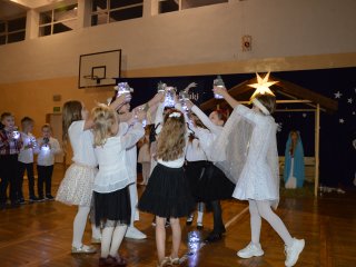 Jasełka szkolne – magia świątecznego przedstawienia