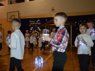 Jasełka szkolne – magia świątecznego przedstawienia