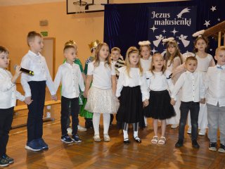 Jasełka szkolne – magia świątecznego przedstawienia