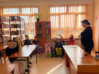 Pasowanie na Czytelnika – pierwszoklasiści wkraczają w świat książek