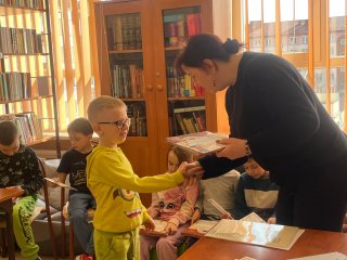 Pasowanie na Czytelnika – pierwszoklasiści wkraczają w świat książek