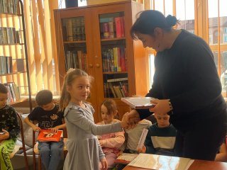 Pasowanie na Czytelnika – pierwszoklasiści wkraczają w świat książek