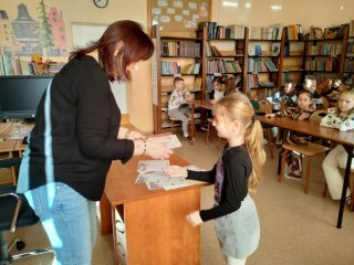 Pasowanie na Czytelnika – pierwszoklasiści wkraczają w świat książek