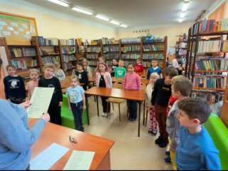 Pasowanie na Czytelnika – pierwszoklasiści wkraczają w świat książek