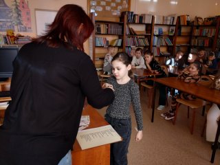 Pasowanie na Czytelnika – pierwszoklasiści wkraczają w świat książek