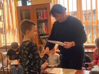 Pasowanie na Czytelnika – pierwszoklasiści wkraczają w świat książek