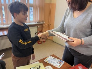 Pasowanie na Czytelnika – pierwszoklasiści wkraczają w świat książek