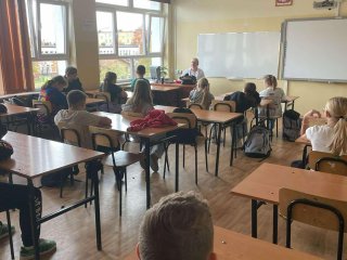 Zdrowe odżywianie w edukacji –pielęgniarka szkolna wprowadza uczniów w świat zdrowego stylu życia