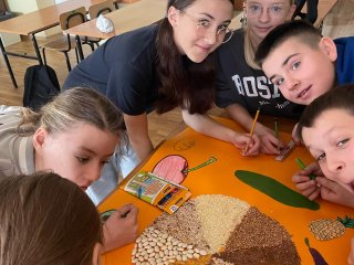 Zdrowe odżywianie w edukacji –pielęgniarka szkolna wprowadza uczniów w świat zdrowego stylu życia