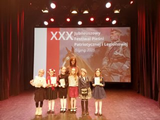 Sukces naszych uczennic na XXX Festiwalu Pieśni Patriotycznej i Legionowej