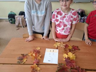 „LITERKI W AKCJI” – JESIENNE ZADANIE KLASY 1a