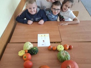 „LITERKI W AKCJI” – JESIENNE ZADANIE KLASY 1a