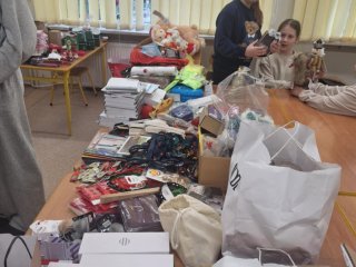 Mikołajkowa Loteria Fantowa na rzecz Adama Iwanejko – wspólnie pomagamy i dzielimy się dobrem