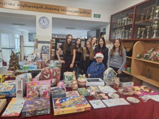 Mikołajkowa Loteria Fantowa na rzecz Adama Iwanejko – wspólnie pomagamy i dzielimy się dobrem