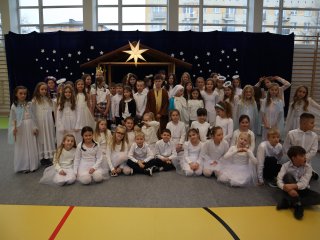 Jasełka w naszej szkole – wyjątkowe spotkanie z bożonarodzeniową tradycją