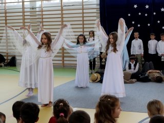 Jasełka w naszej szkole – wyjątkowe spotkanie z bożonarodzeniową tradycją
