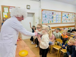 Śladami Marii Skłodowskiej-Curie – naukowa przygoda klasy II b