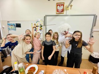 Śladami Marii Skłodowskiej-Curie – naukowa przygoda klasy II b