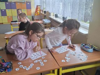 Słomkowe litery
